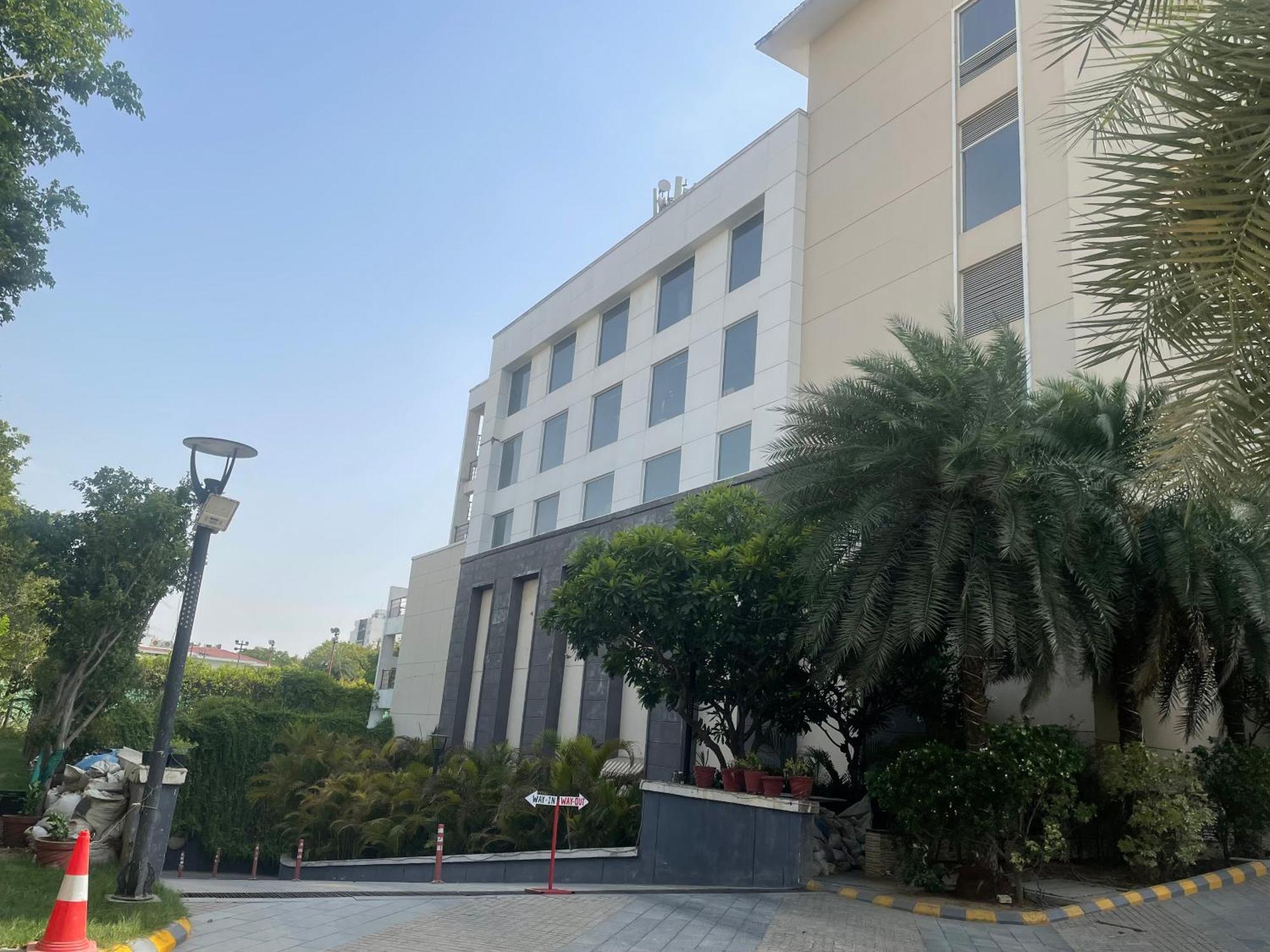 V Retreat Gurgaon Ξενοδοχείο Εξωτερικό φωτογραφία