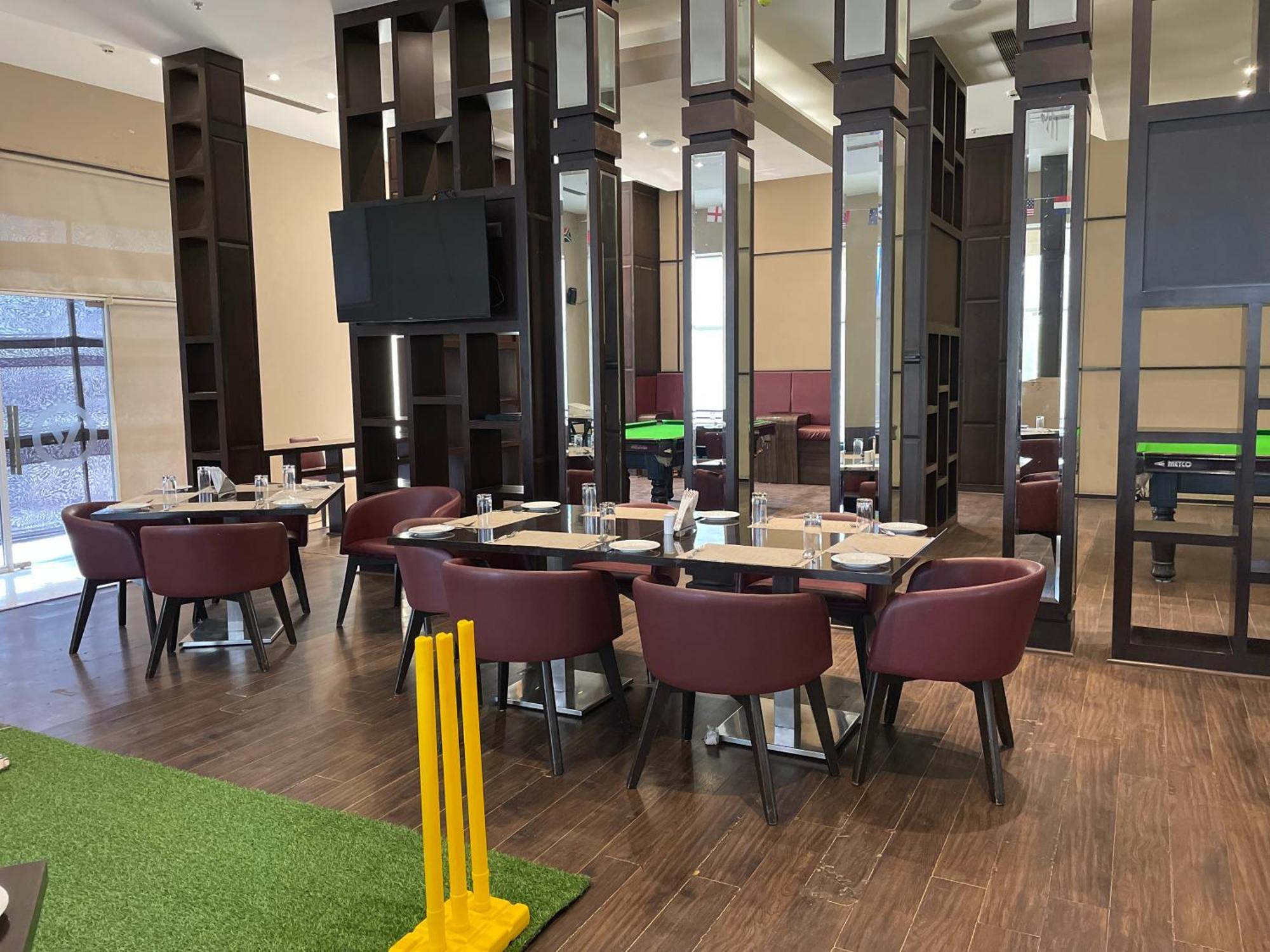 V Retreat Gurgaon Ξενοδοχείο Εξωτερικό φωτογραφία