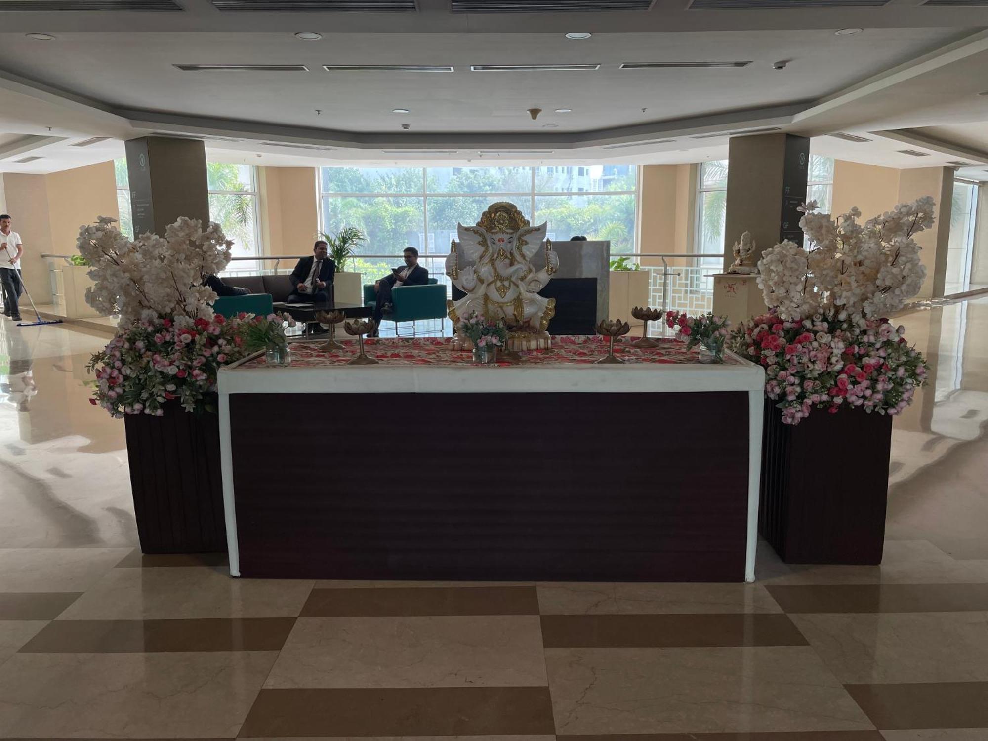V Retreat Gurgaon Ξενοδοχείο Εξωτερικό φωτογραφία