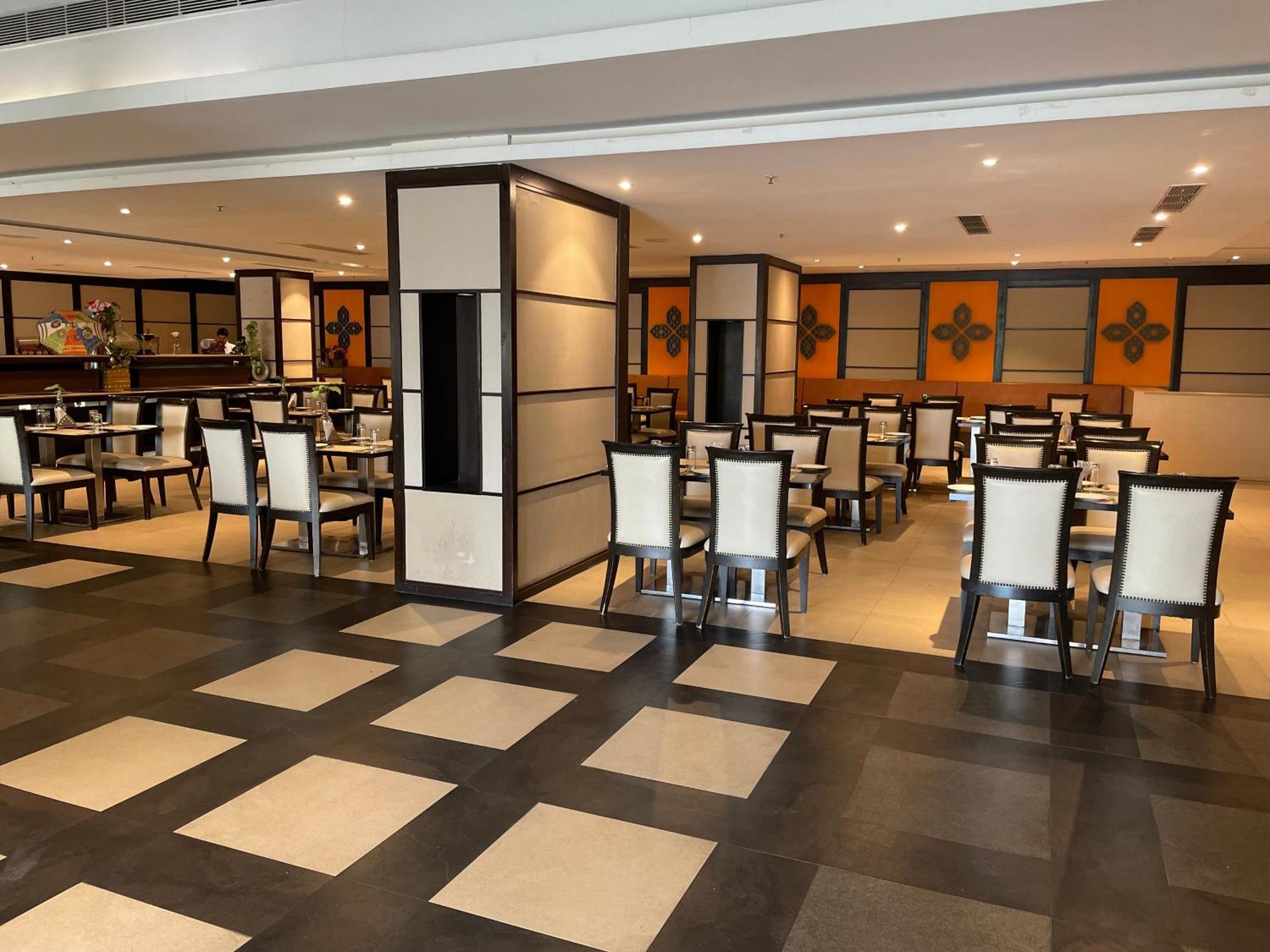 V Retreat Gurgaon Ξενοδοχείο Εξωτερικό φωτογραφία