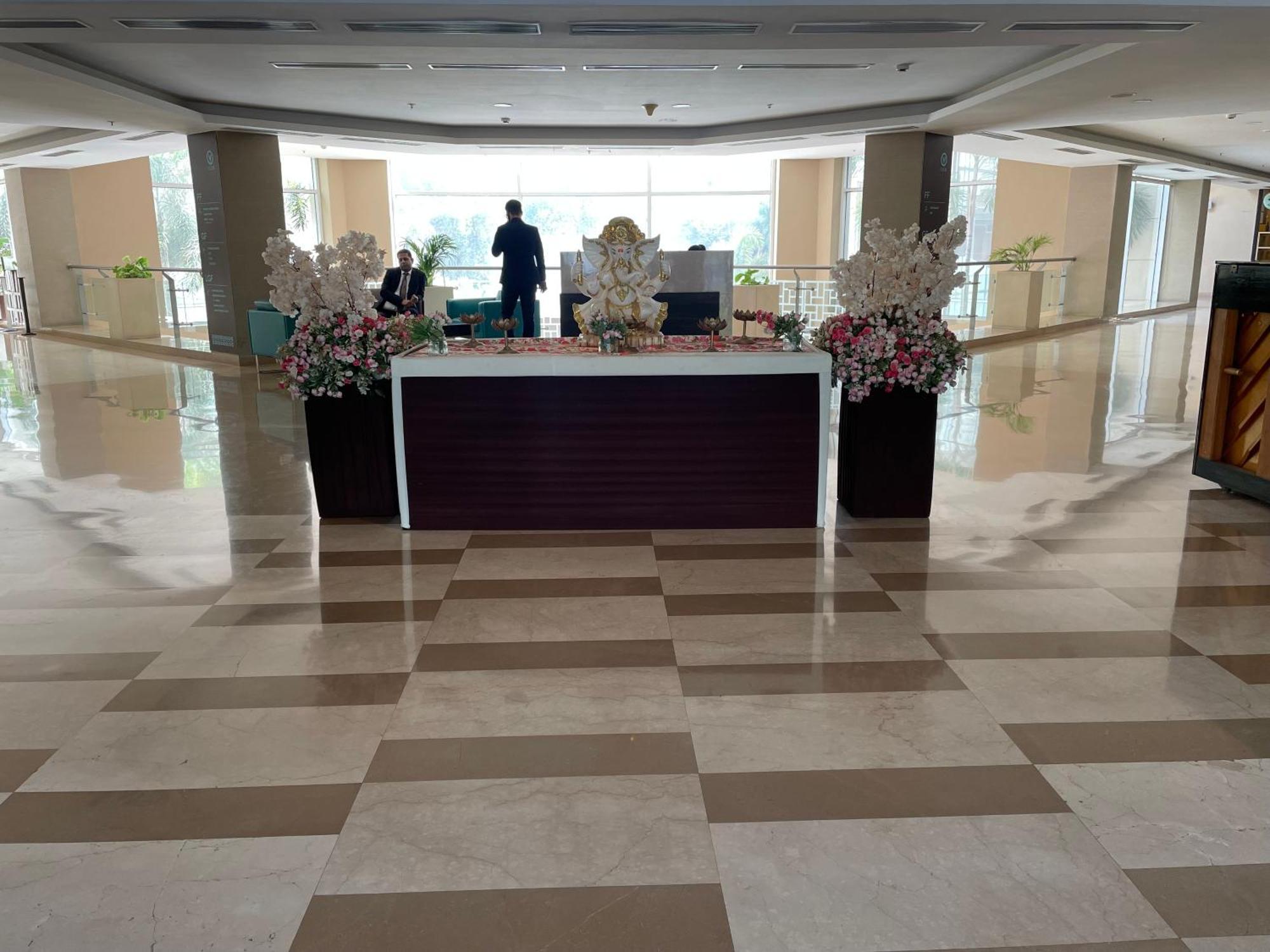 V Retreat Gurgaon Ξενοδοχείο Εξωτερικό φωτογραφία